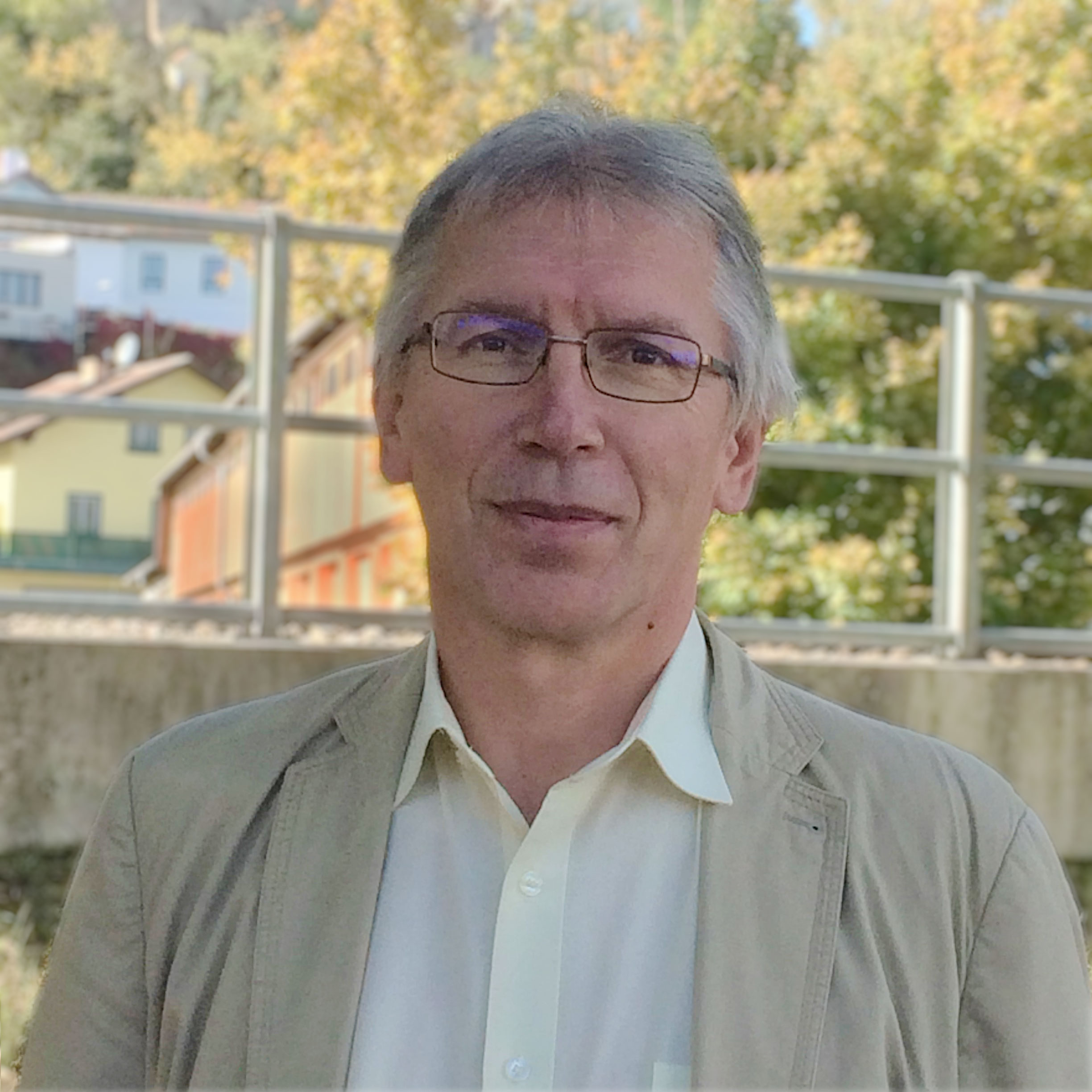 Portrait von Dr. Gabor Arva